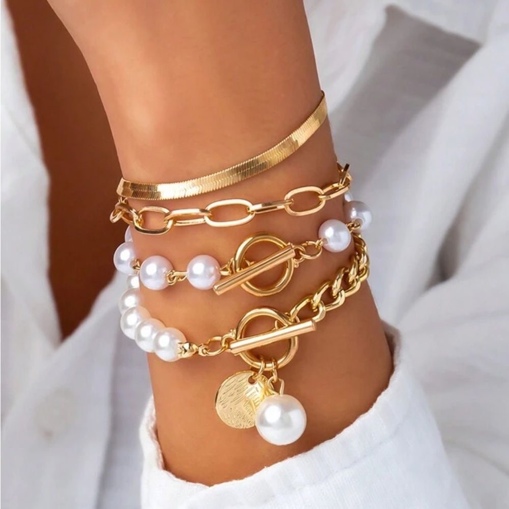 Elegant Pearl Gold Bracelet Set